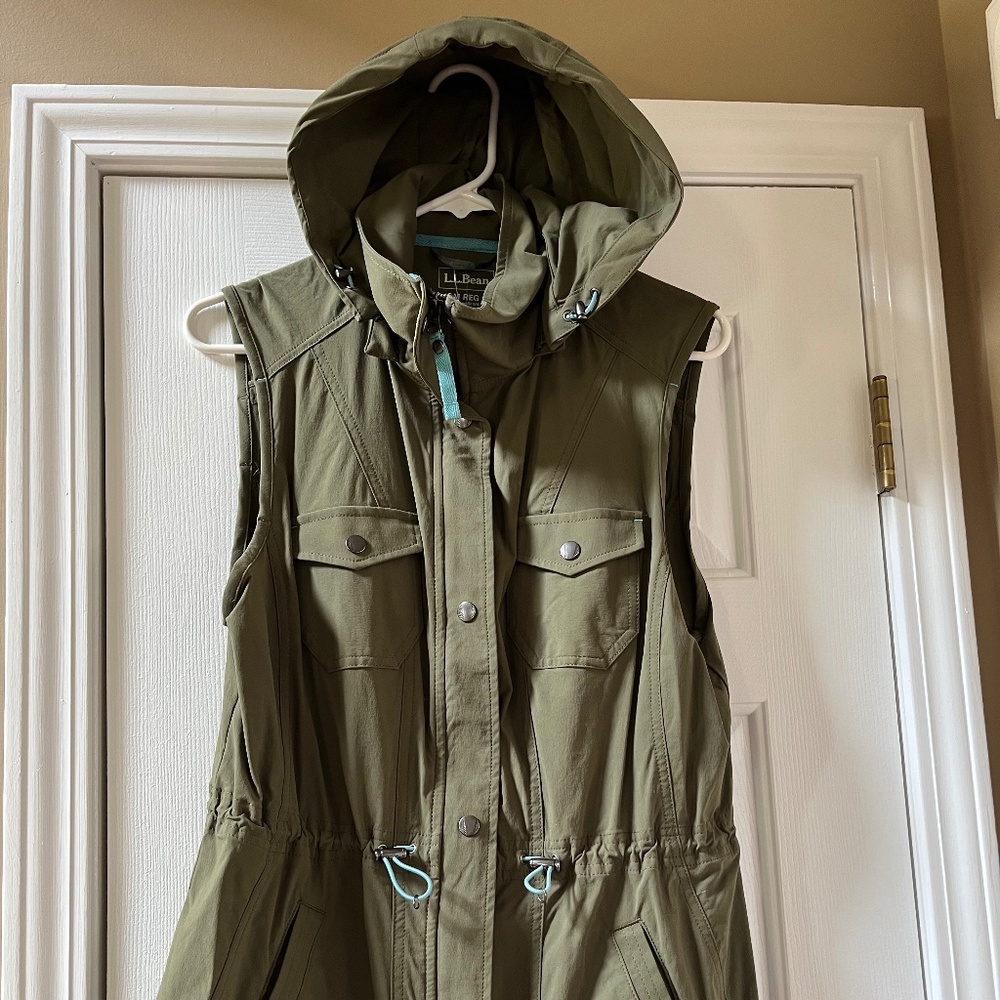 Women’s LL Bean Hooded Vest